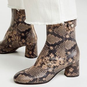 Joie Ramet Snakeskin Snakeskin-Embossed Leather Ankle Boot  SZ 8.5/39